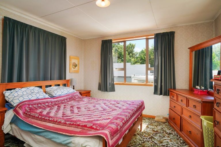 Photo of property in 52 Nichol Street, Heidelberg, Invercargill, 9812