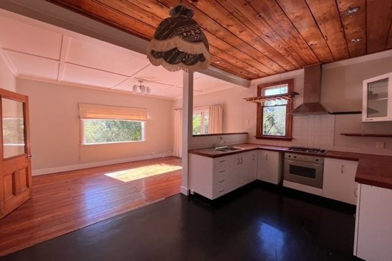 Photo of property in 18 Buckingham Street, Melrose, Wellington, 6023