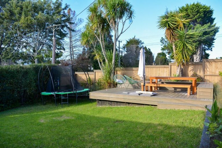 Photo of property in 11 Kamara Road, Glen Eden, Auckland, 0602