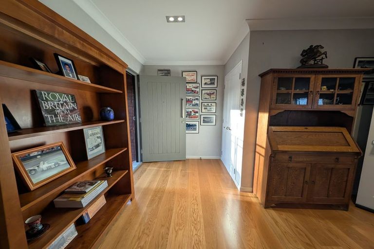 Photo of property in 10 Woodview Rise, Botany Downs, Auckland, 2010