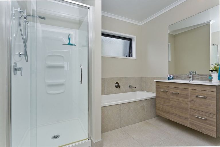 Photo of property in 198 Hobsonville Point Road, Hobsonville, Auckland, 0616