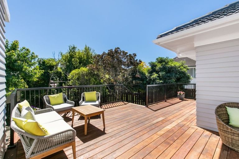 Photo of property in 1/13 Eversleigh Road, Belmont, Auckland, 0622