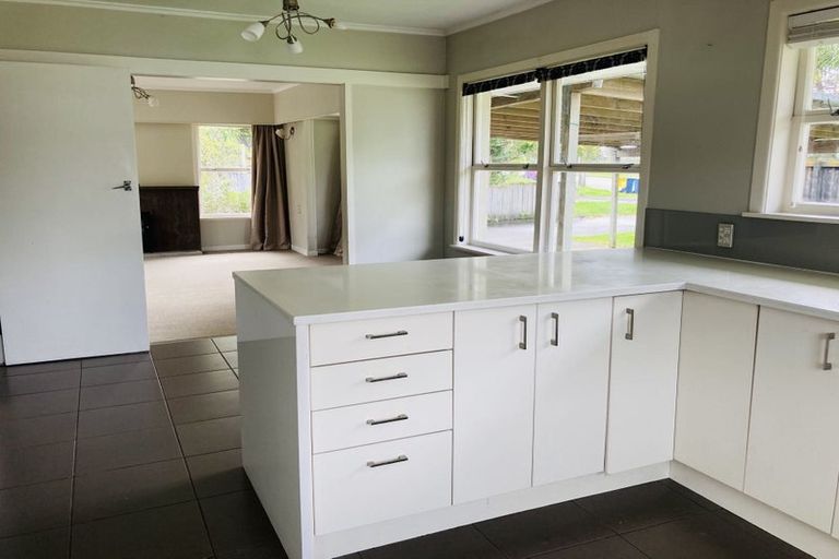 Photo of property in 242 Forrest Hill Road, Forrest Hill, Auckland, 0620