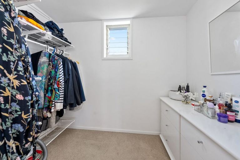 Photo of property in 10a Scarboro Terrace, Murrays Bay, Auckland, 0630