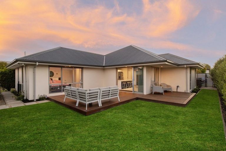 Photo of property in 11 Whitau Place, Marshland, Christchurch, 8083