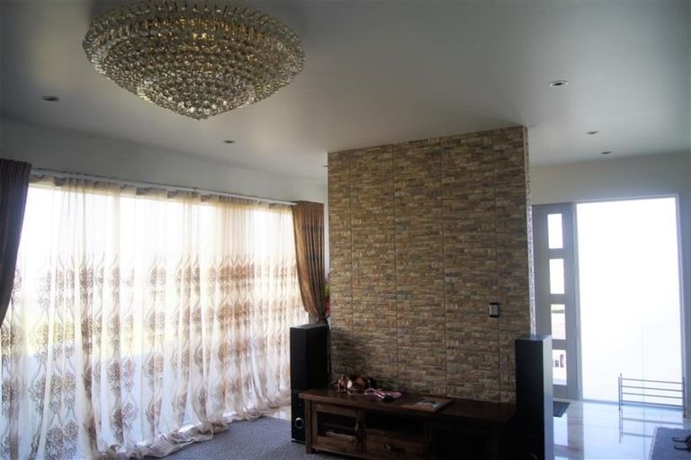 Photo of property in 54 Goodwood Road, Goodwood, Palmerston, 9481