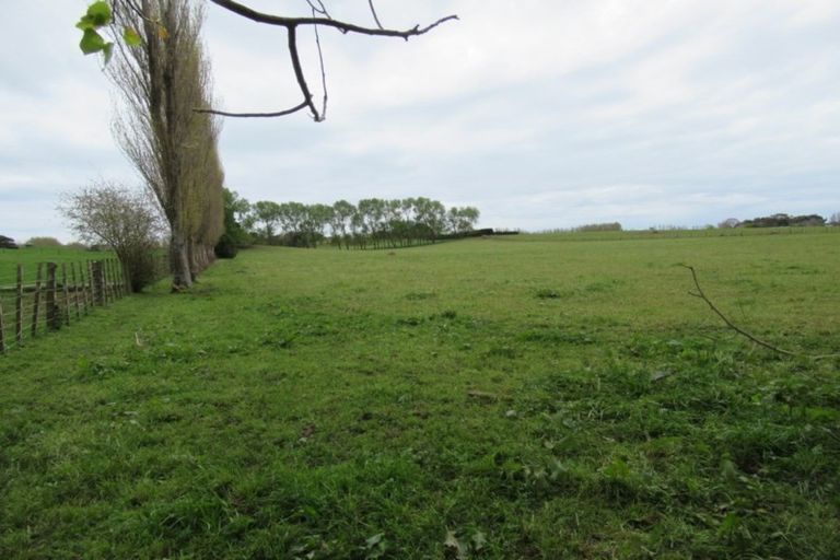 Photo of property in 1100 State Highway 1, Manakau, 5573