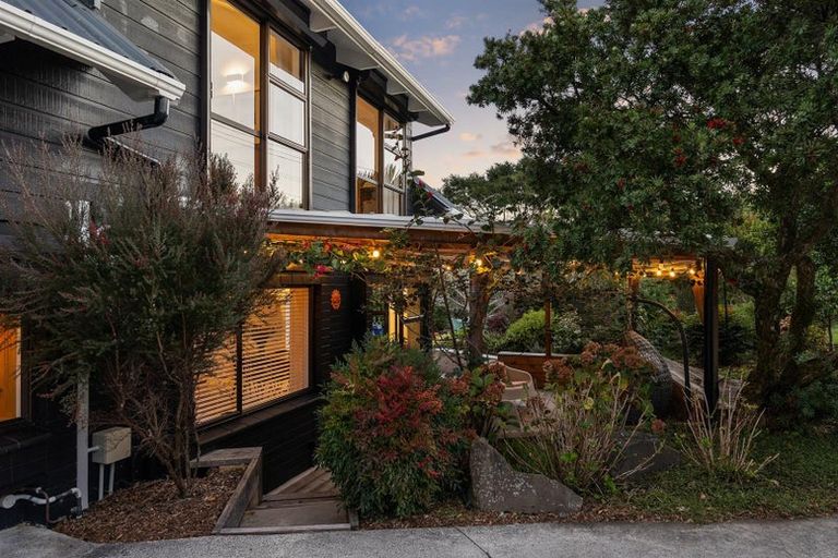 Photo of property in 3 Muriwai Road, Waimauku, 0812