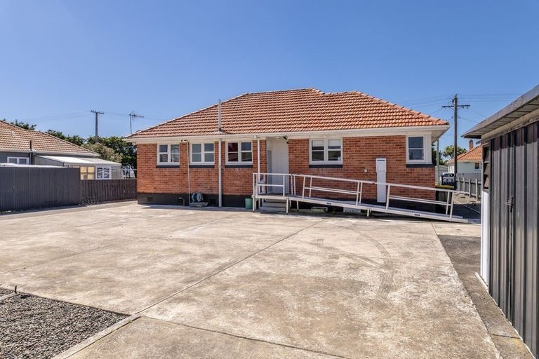 Photo of property in 2 Lincoln Place, Levin, 5510