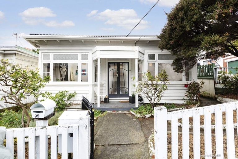 Photo of property in 95 Roxburgh Street, Mount Victoria, Wellington, 6011
