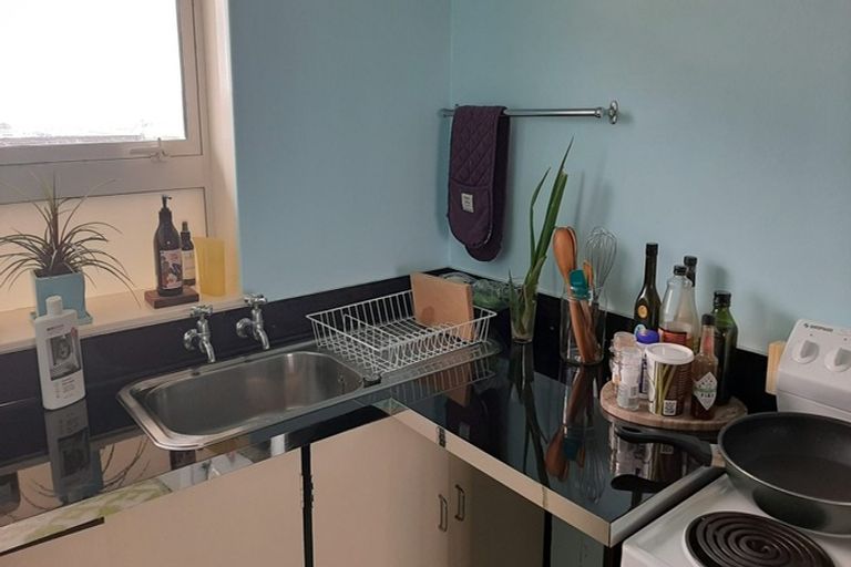 Photo of property in 23 Rangitane Street, Maupuia, Wellington, 6022