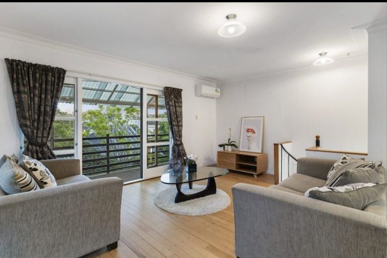 Photo of property in 1/420 Beach Road, Mairangi Bay, Auckland, 0630