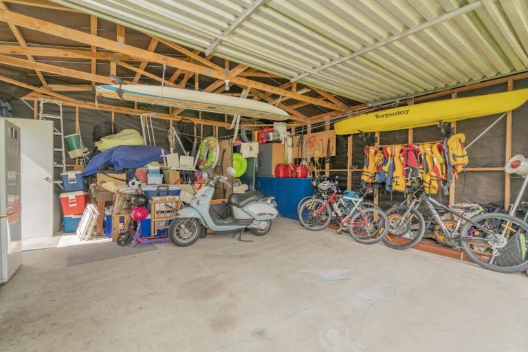 Photo of property in 23 Hawk Hill Crescent, Cooks Beach, Whitianga, 3591