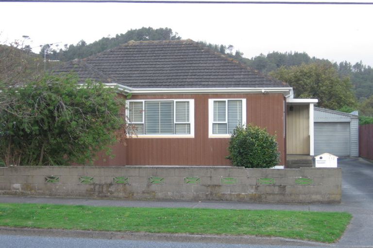 Photo of property in 112 Molesworth Street, Taita, Lower Hutt, 5011