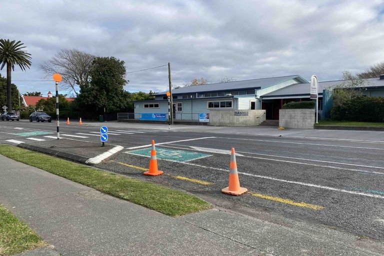 Photo of property in 15 Church Road, Taradale, Napier, 4112