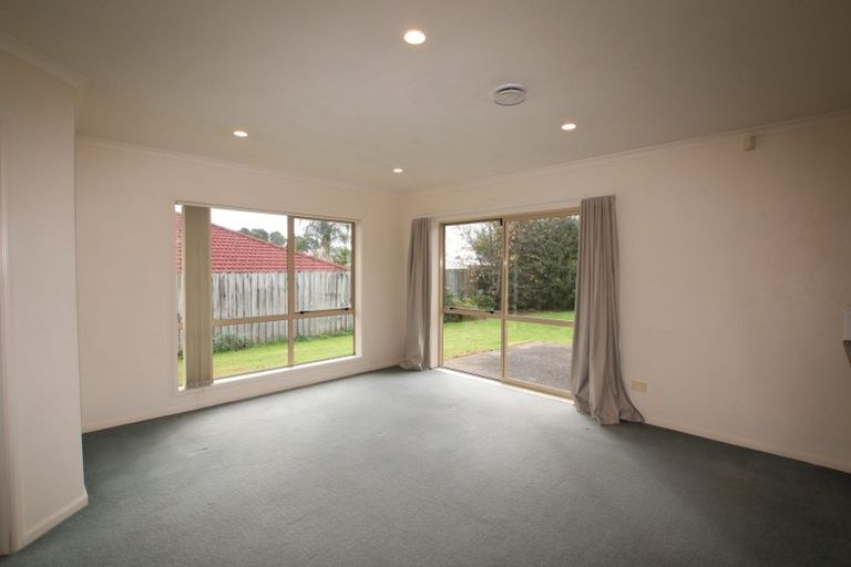 Photo of property in 15 Chelmsley Avenue, Henderson, Auckland, 0612