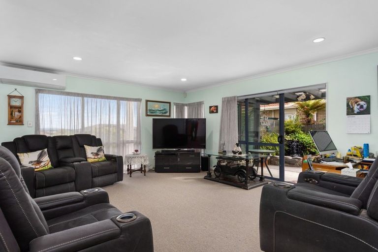 Photo of property in 25 Village Park Drive, Welcome Bay, Tauranga, 3112