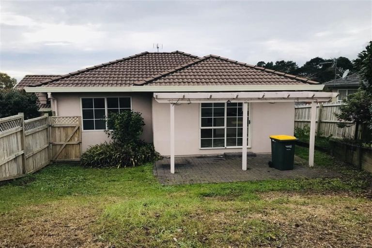 Photo of property in 99 Unsworth Drive, Unsworth Heights, Auckland, 0632
