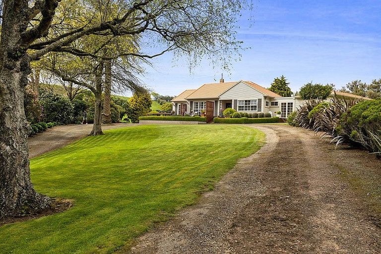 Photo of property in 5171b Mountain Road, Eltham, 4398