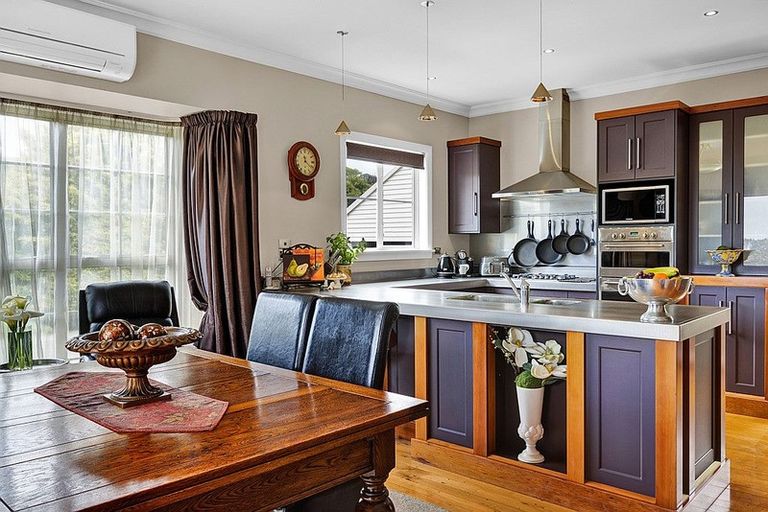 Photo of property in 5171b Mountain Road, Eltham, 4398