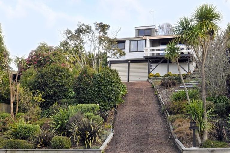 Photo of property in 19 Miraka Place, Birkenhead, Auckland, 0626