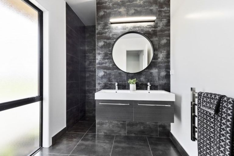 Photo of property in 28 Old Vintners Close, Te Kauwhata, 3782