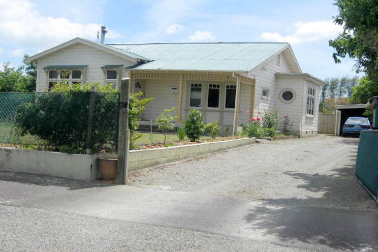 Photo of property in 14 Cambridge Street, Pahiatua, 4910