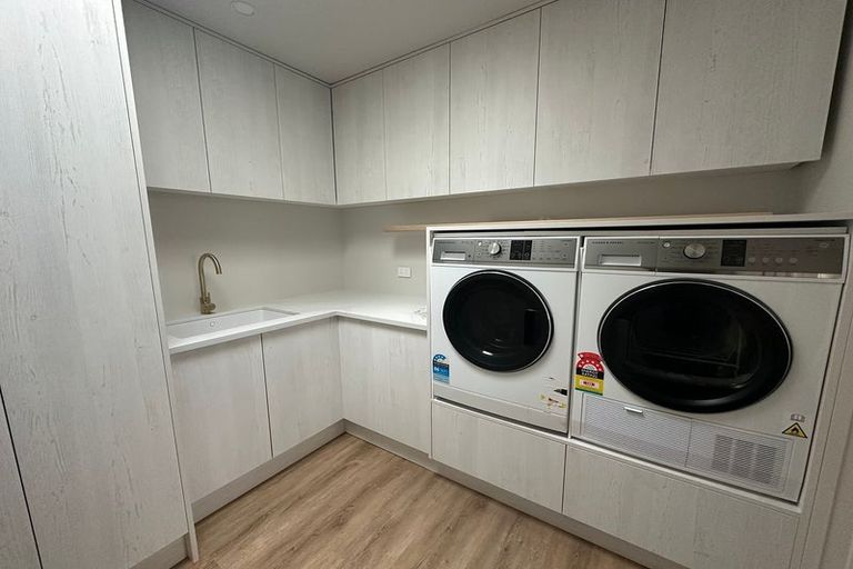 Photo of property in 21 Ruru Street, Waikanae, 5036