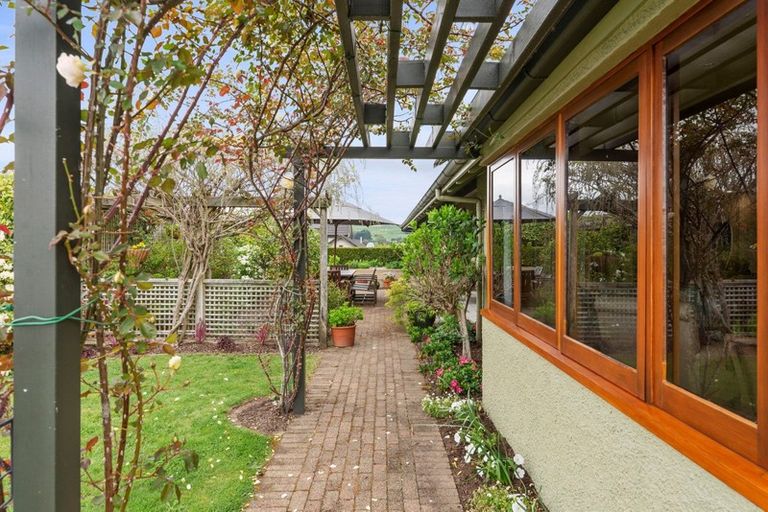Photo of property in 14 Cobbe Place, Pomare, Rotorua, 3015