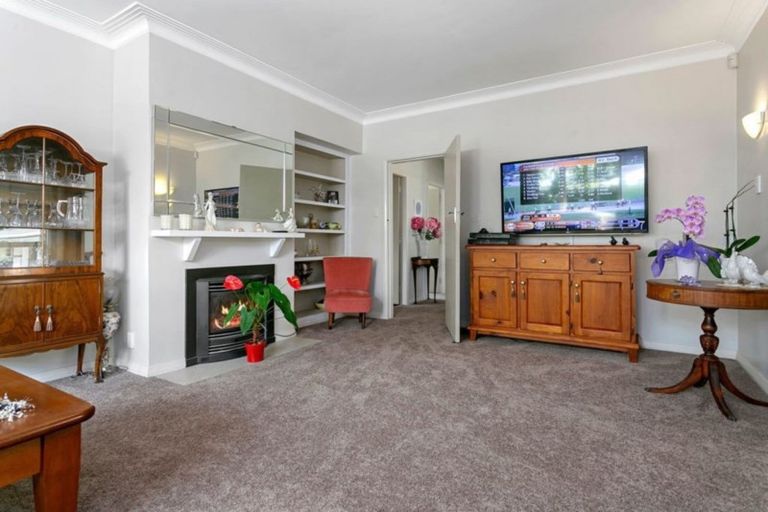 Photo of property in 170 Victoria Street, Cambridge, 3434