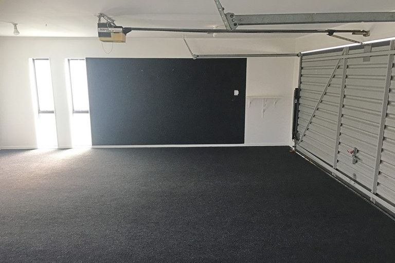 Photo of property in 62 Golfland Drive, Golflands, Auckland, 2013