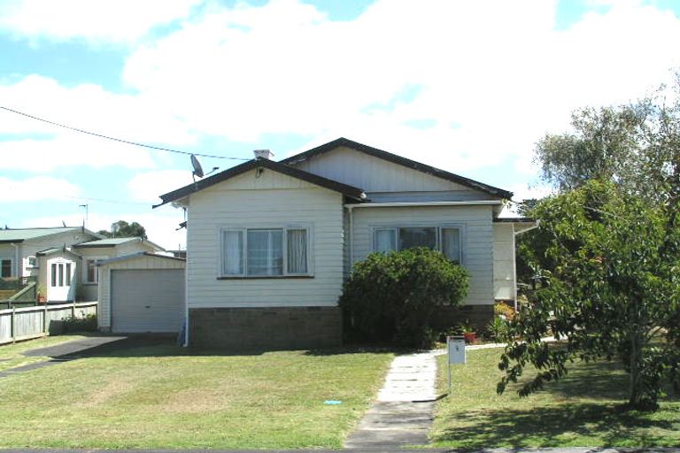 Photo of property in 5 Fairfax Avenue, Northcote, Auckland, 0627