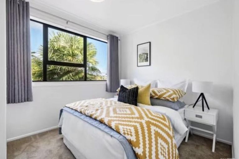 Photo of property in 21a Coroglen Avenue, Birkenhead, Auckland, 0626