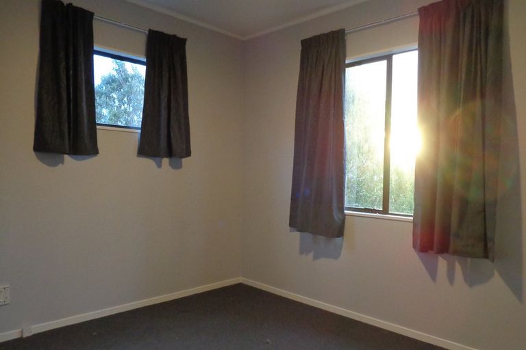 Photo of property in 2/13 Craigbank Avenue, New Lynn, Auckland, 0600