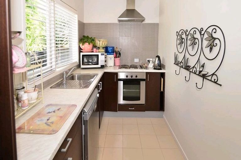 Photo of property in 1/612 Beach Road, Browns Bay, Auckland, 0630