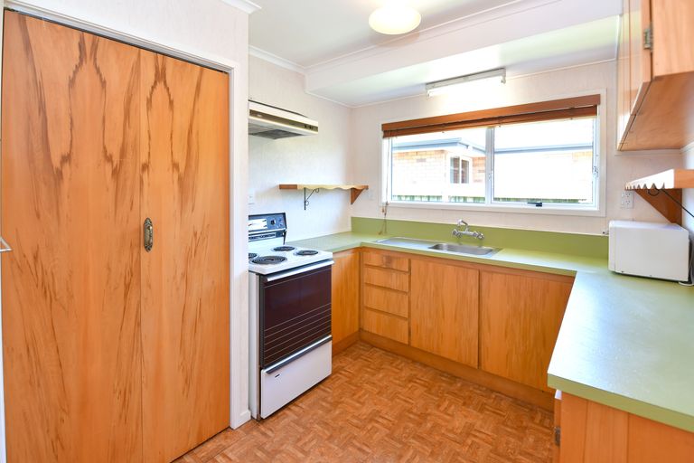 Photo of property in 32b Edward Avenue, Orewa, 0931