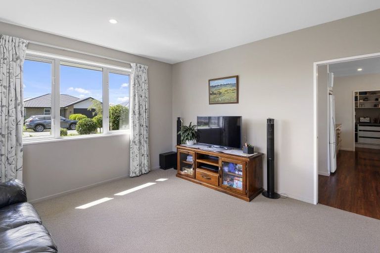 Photo of property in 7 Oakdene Place, Halswell, Christchurch, 8025