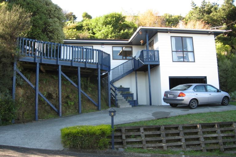 Photo of property in 9 Castle Crescent, Stokes Valley, Lower Hutt, 5019