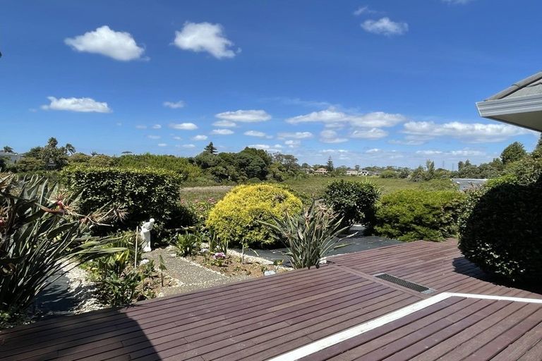 Photo of property in 13 Dayspring Way, Pakuranga, Auckland, 2010