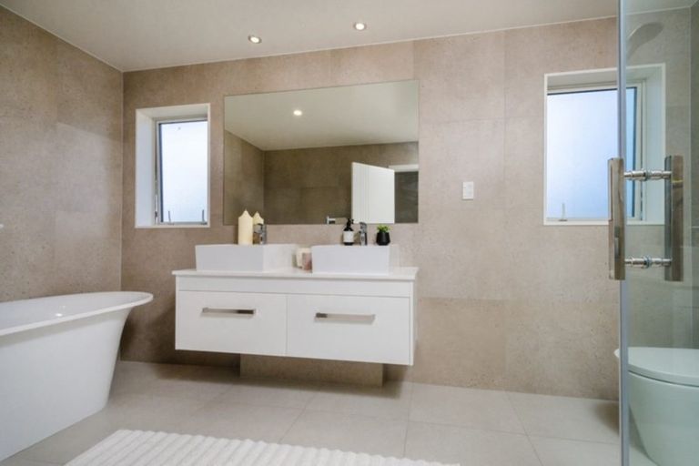 Photo of property in 88 Pohutukawa Parade, Riverhead, 0820