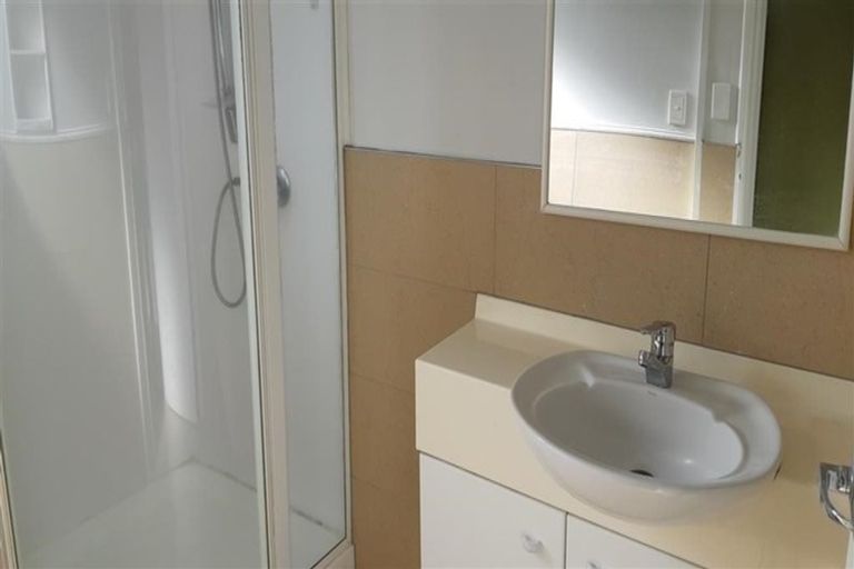 Photo of property in 1/12 Manuka Road, Glenfield, Auckland, 0629