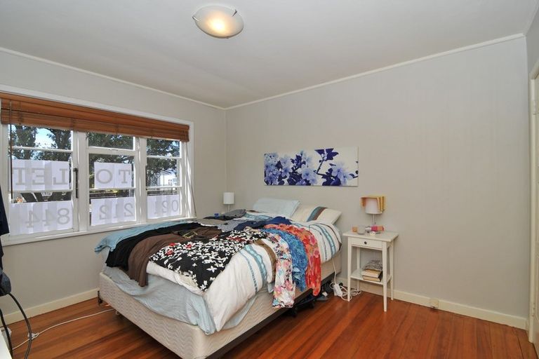 Photo of property in 36 Inglis Street, Seatoun, Wellington, 6022