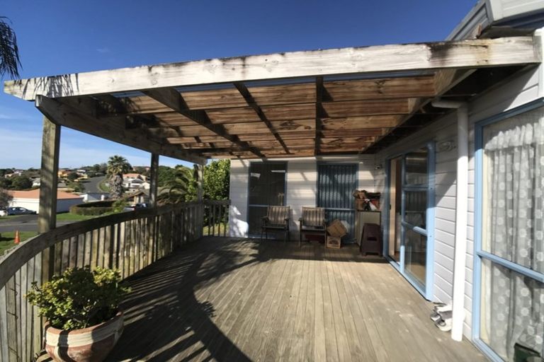 Photo of property in 21 Jacanas Place, Unsworth Heights, Auckland, 0632