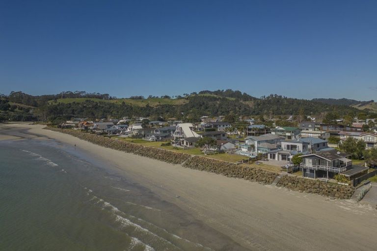 Photo of property in 135 Captain Cook Road, Cooks Beach, Whitianga, 3591