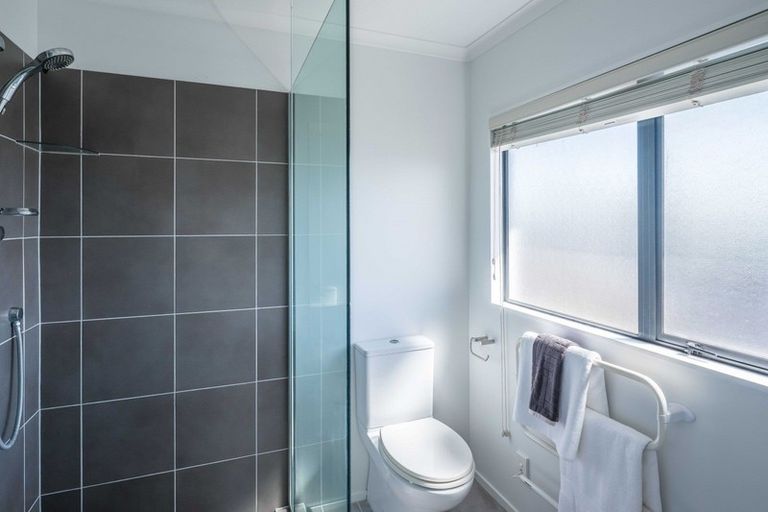 Photo of property in 90 Kentwood Drive, Woodridge, Wellington, 6037