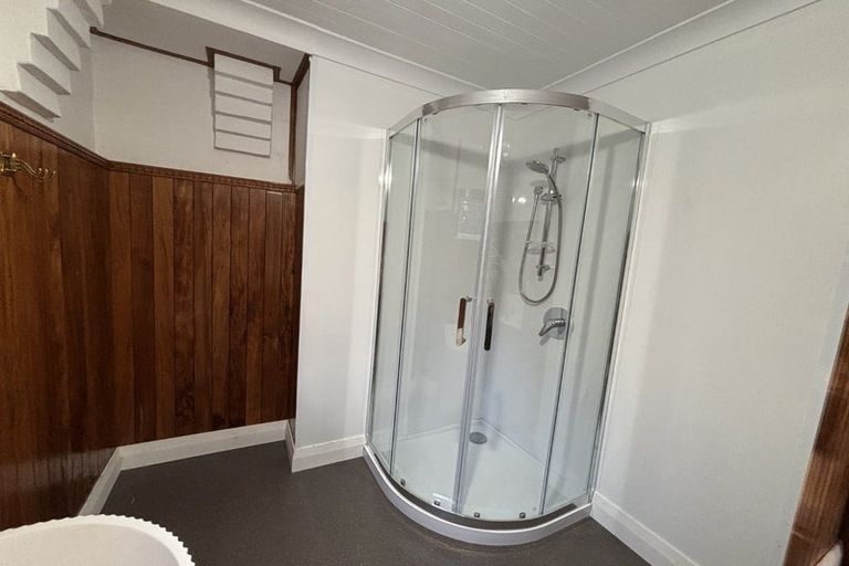 Photo of property in 30 Napier Street, Karaka Bays, Wellington, 6022