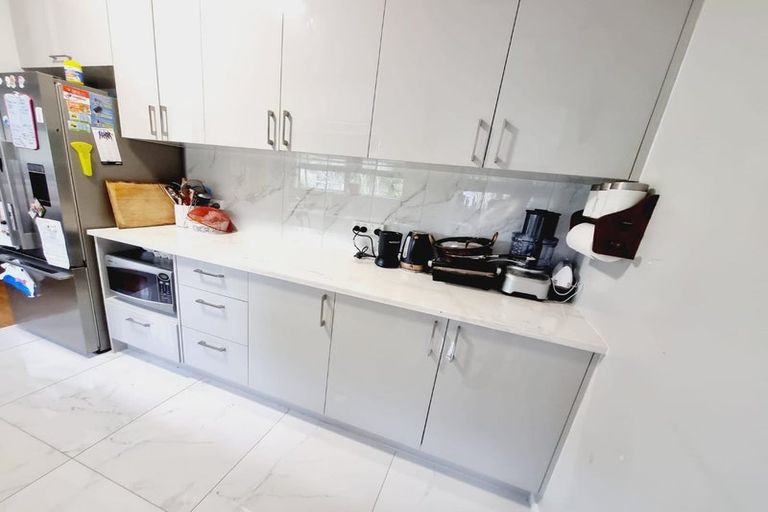 Photo of property in 2/1 Pimento Place, New Lynn, Auckland, 0600
