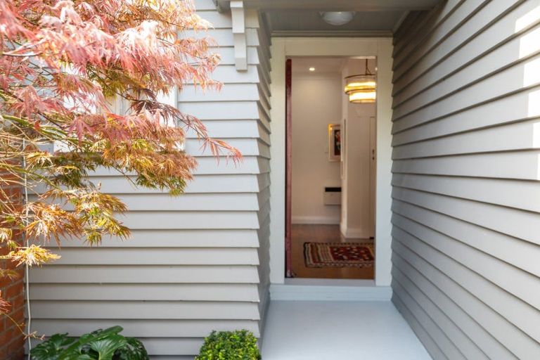 Photo of property in 2/46 Gladstone Road, Northcote, Auckland, 0627