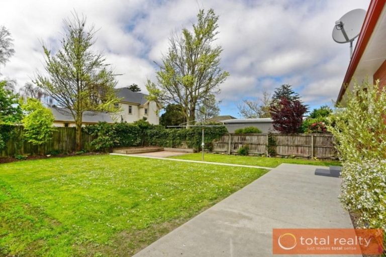 Photo of property in 6 Kinnaird Place, Hillmorton, Christchurch, 8025