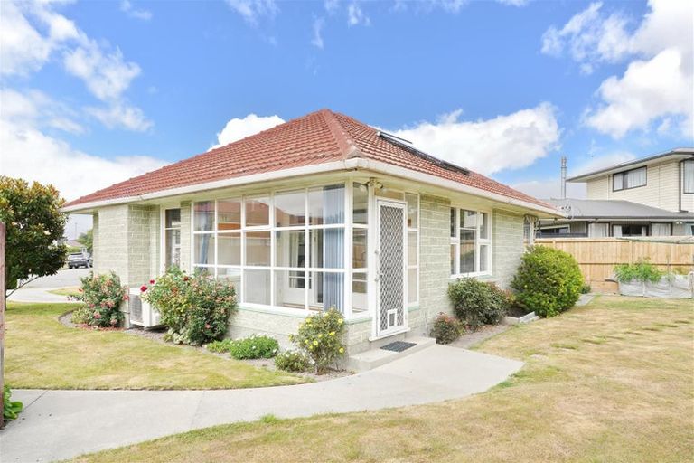 Photo of property in 25 Aileen Place, Upper Riccarton, Christchurch, 8041